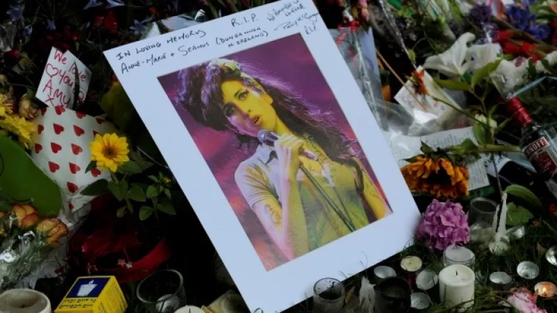 Altar-Winehouse-AFP