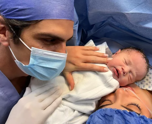 Juan Carlos y Ximena Valladares y Ximena Navarrete