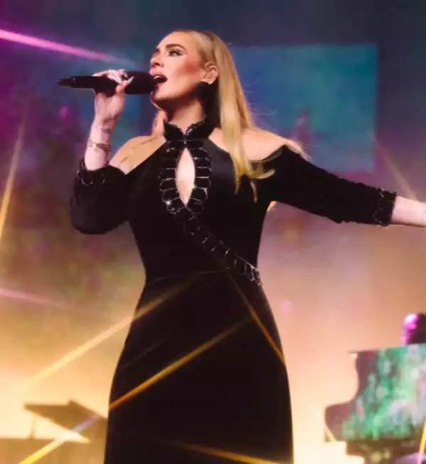 adele-armani-vestido-negro.png