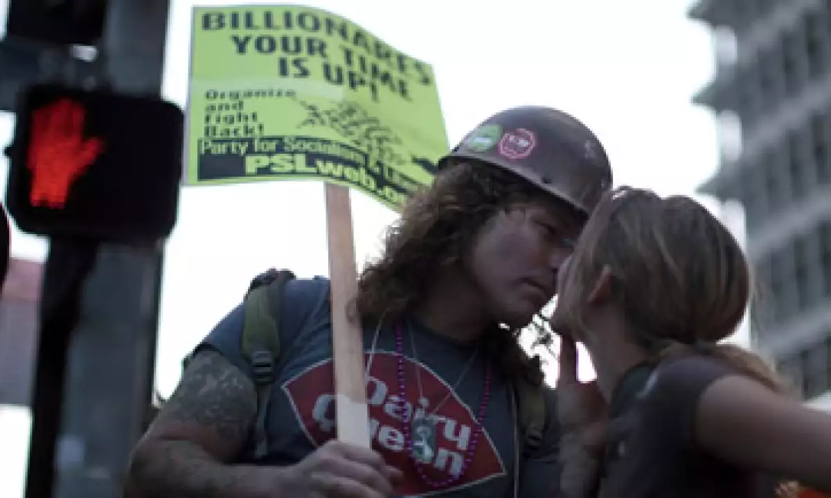 Algunos de los manifestantes son estudiantes universitarios preocupados por sus sombrías perspectivas de obtener empleo. (Foto: Reuters)