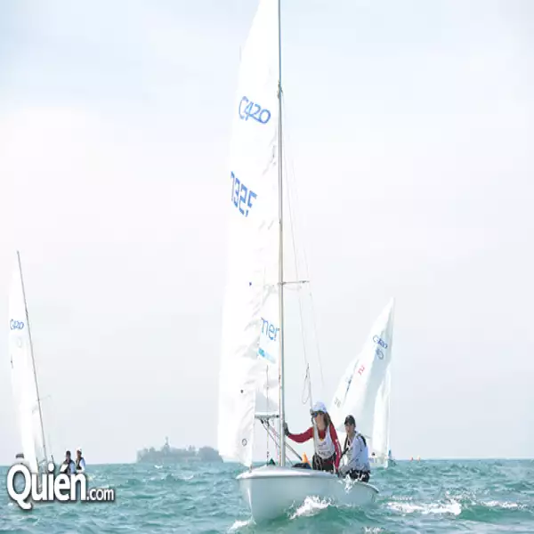 Camila Flores,Casilda Flores