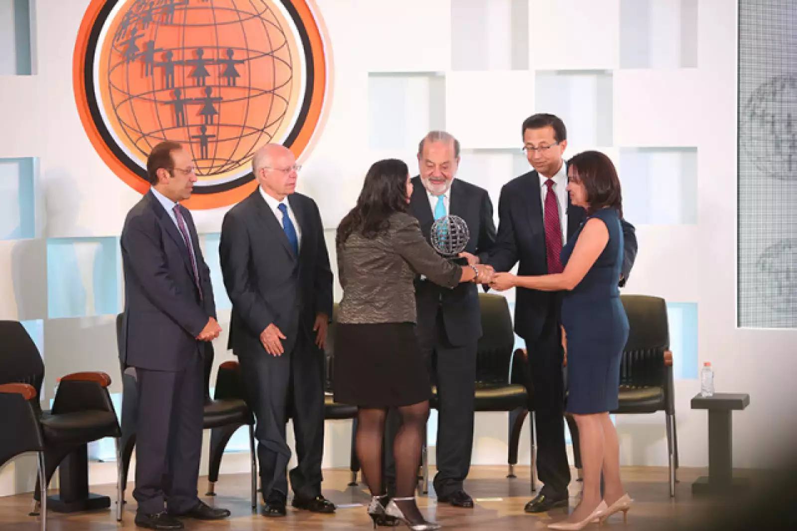 Marco Antonio Slim, José Narro, Adriana Gómez, Carlos Slim, Roberto Tapia y Vilma Medrano