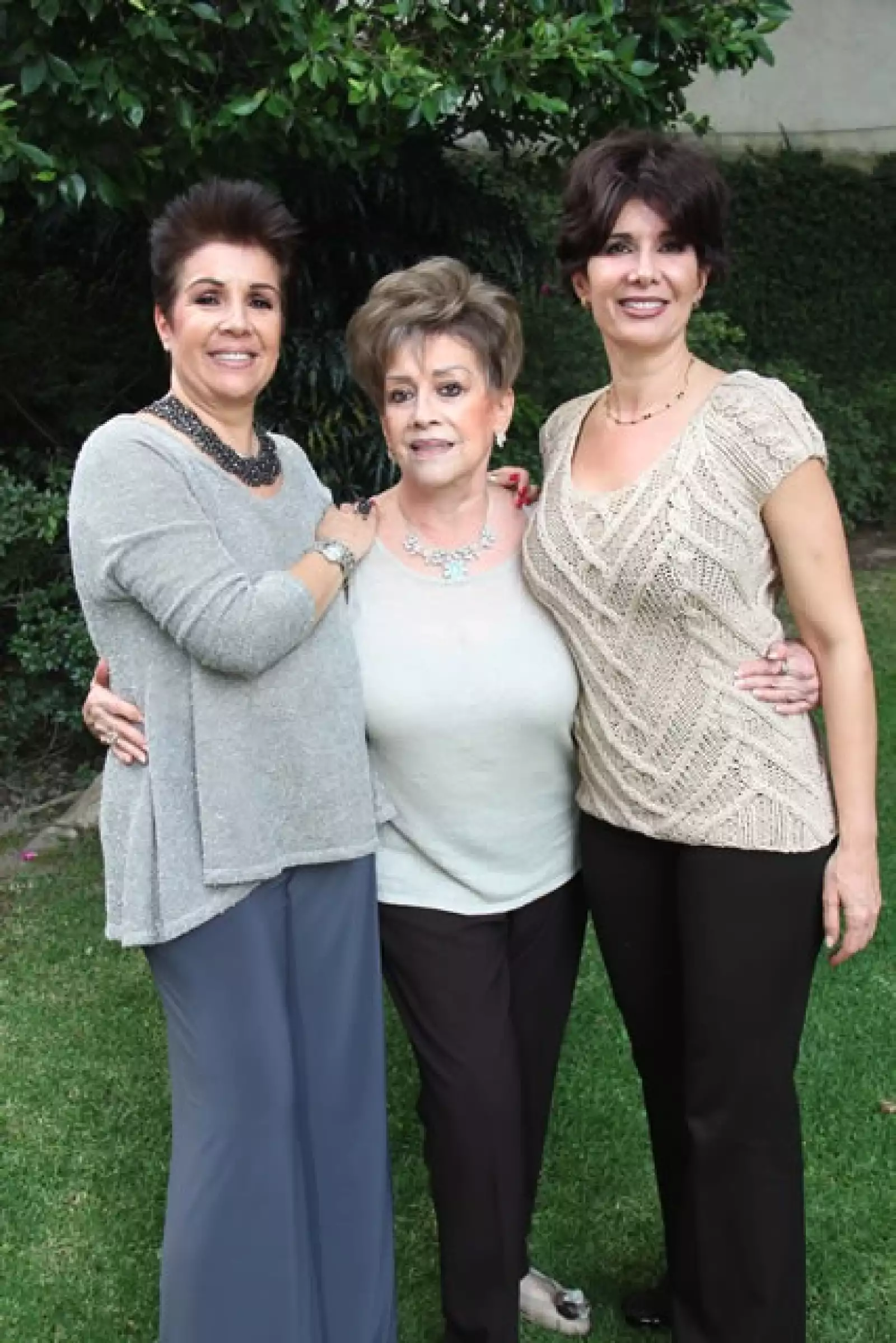 Mago Cabrera,Margara Sanchez y Patty Cabrera
