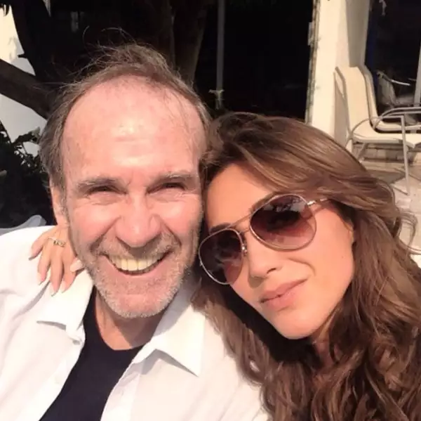 Anahí y su tío posaron en la selfie de la cantante.