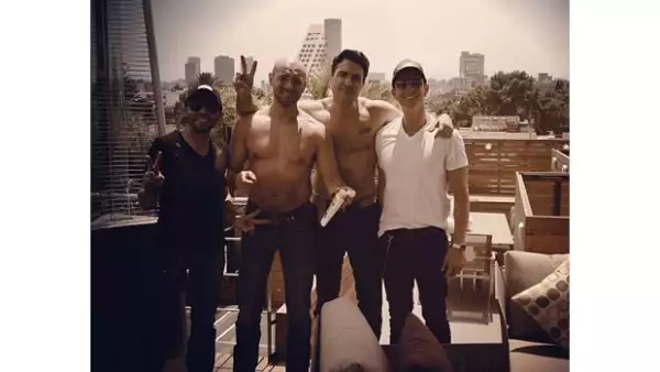 Los amigos y compañeros de trabajo aprovecharon la tarde de este domingo para hacer un "Acapulco en la azotea"; momento que al compartirlo en las redes sociales, robaron más de un suspiro.