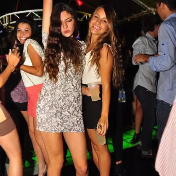 Danny Vega,Pao Gudiño