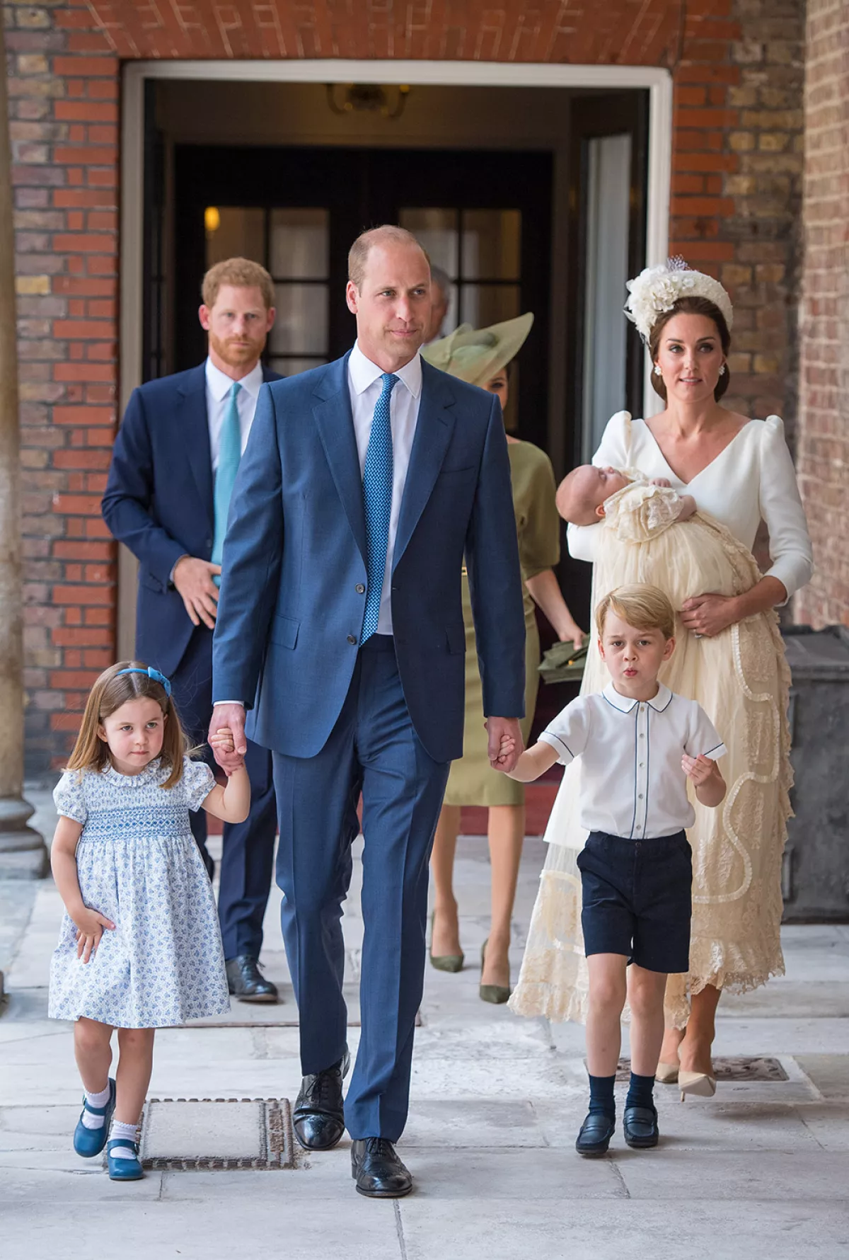 Los Duques de Cambridge con los príncipes Charlotte, George y Louis
