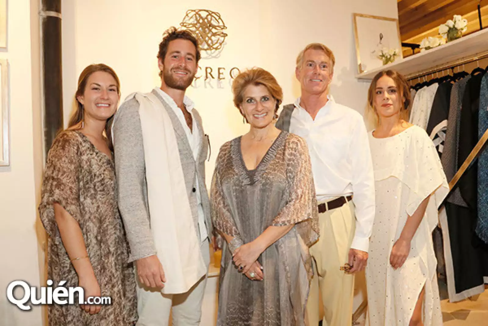 Annie, Charlie, Lisa, Miguel y Julia Coleman