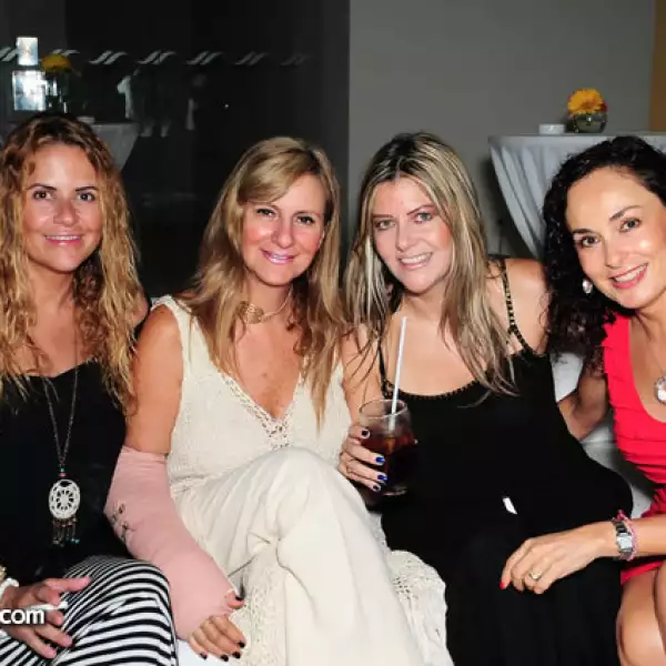 Teresa Acedo, Lourdes Pérez, Lety Sahagún y Karina Figueroa