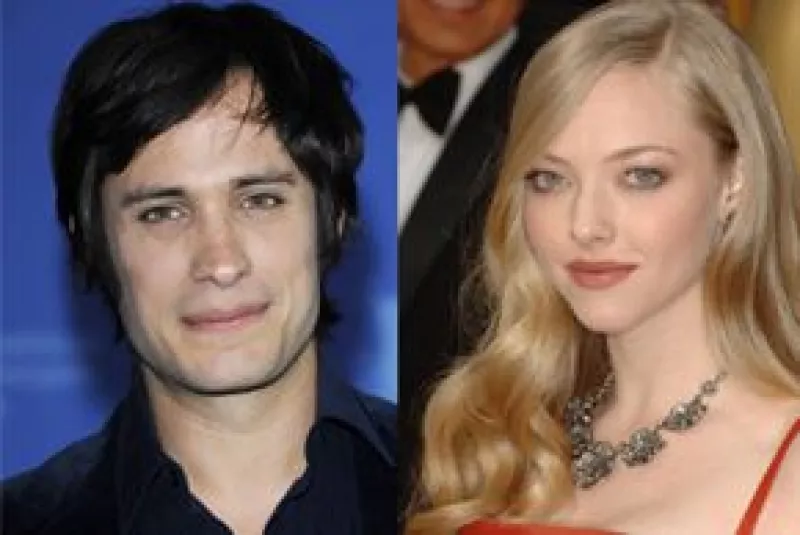 El actor mexicano iniciará en Italia el próximo 25 de junio el rodaje del drama amoroso `Letters to Juliet´, en el que trabajará al lado de la actriz británica.