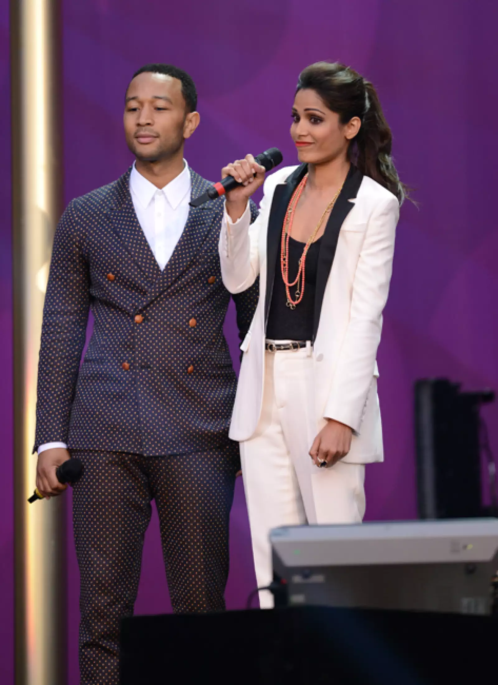 John Legend, Freida Pinto.