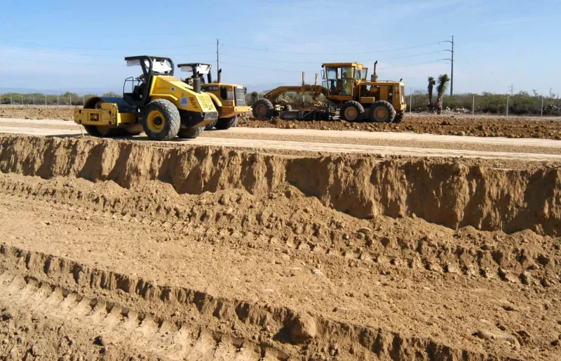La industria de la construcción sufrió una baja. (Foto: Cortesía IMSS)