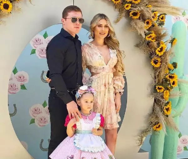 Saúl "Canelo” Álvarez y Fernanda Gómez