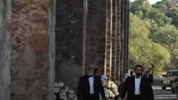 Una empresa utilizó camiones pesados para excavar y extraer los árboles de la comunidad de San Vicente, para después llevarlos a La Barranca, hacienda propiedad de Diego Fernández de Cevallos.