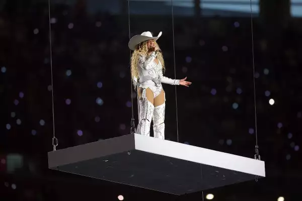 Beyoncé en el haltime show de Navidad en un partido de la NFL
