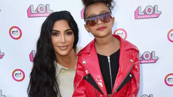 KIM Y NORTH LOL MODA 2018