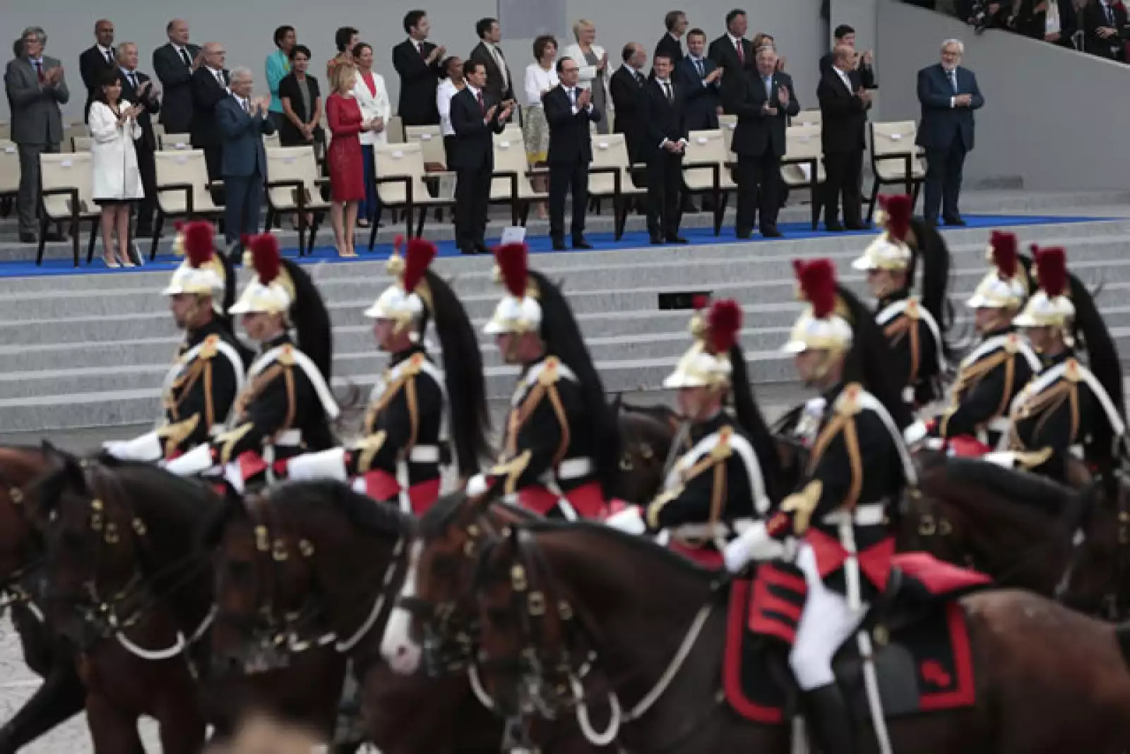 Desfile militar por el Día de la Bastilla en París.