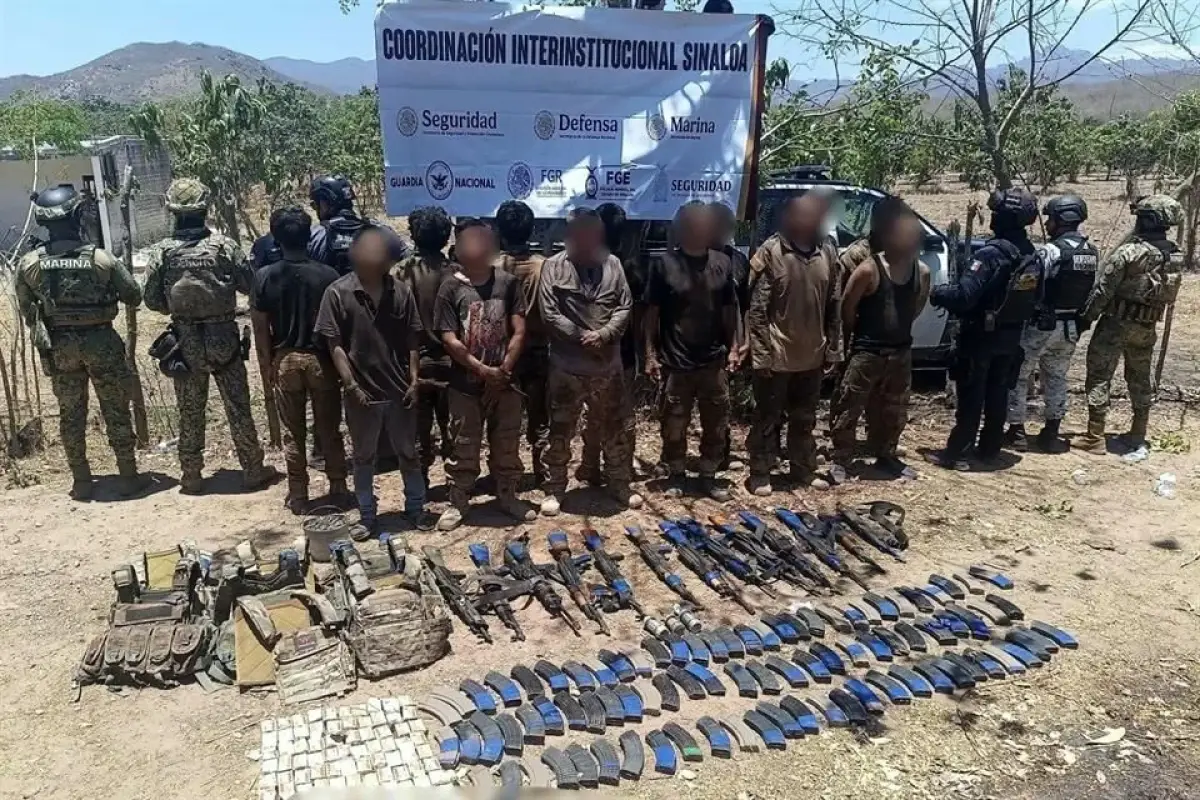 Operativo de la Marina tras detener a 13 miembros de Los Chapitos en Sinaloa