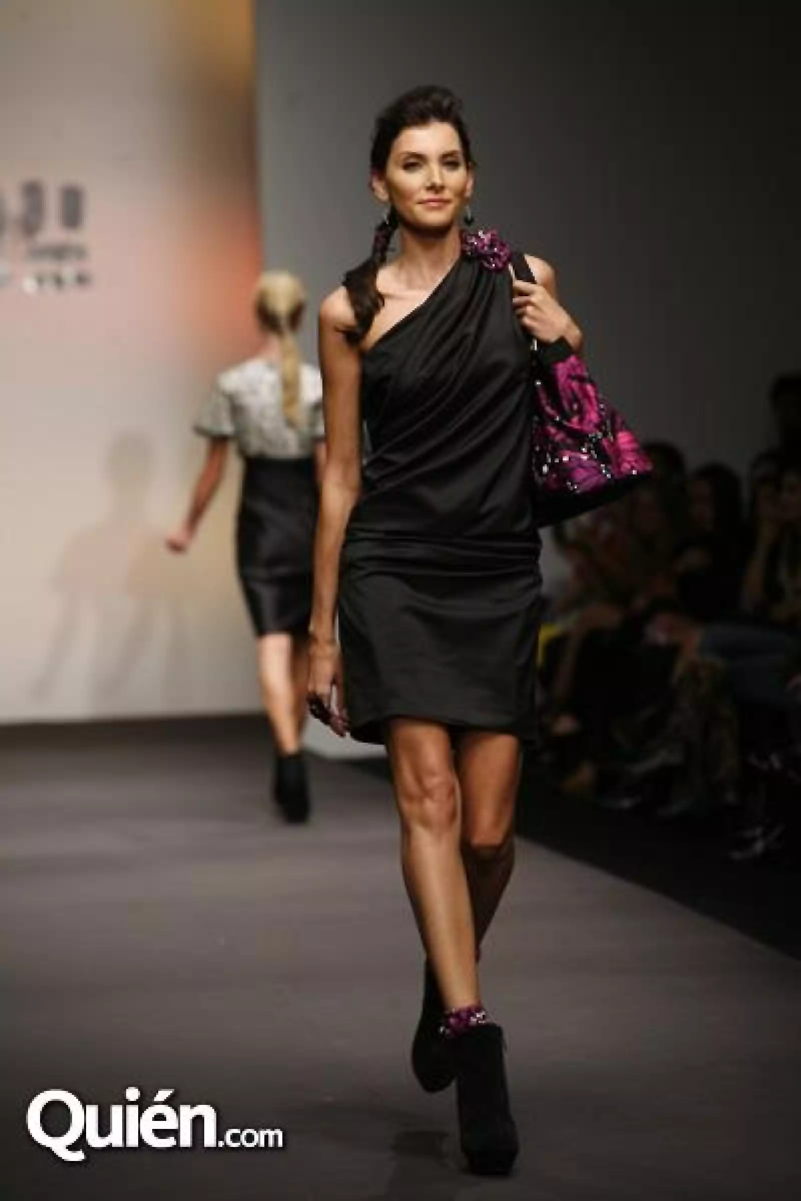 Desfile Pineda Covalin