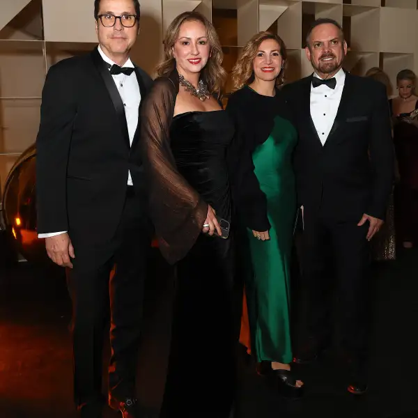 Jorge González Mogas y Vero Sánchez con Sofía de la Garza y B