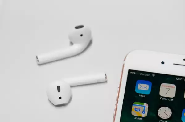 AirPods