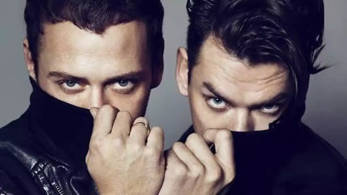 Mert Alaş, originario de Turquía y Marcus Piggott, nacido en Gales forman el influyente dúo Mert & Marcus, activo desde 1994.