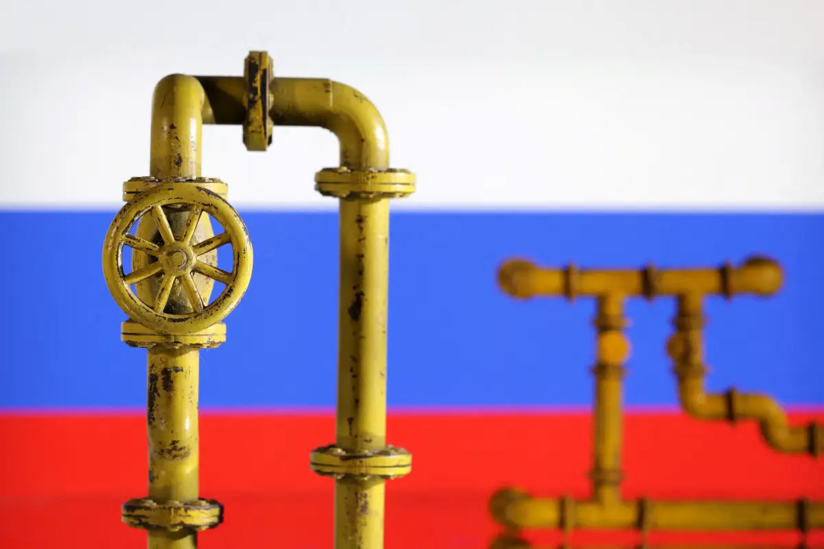 Modelo de gasoducto de gas natural y bandera rusa