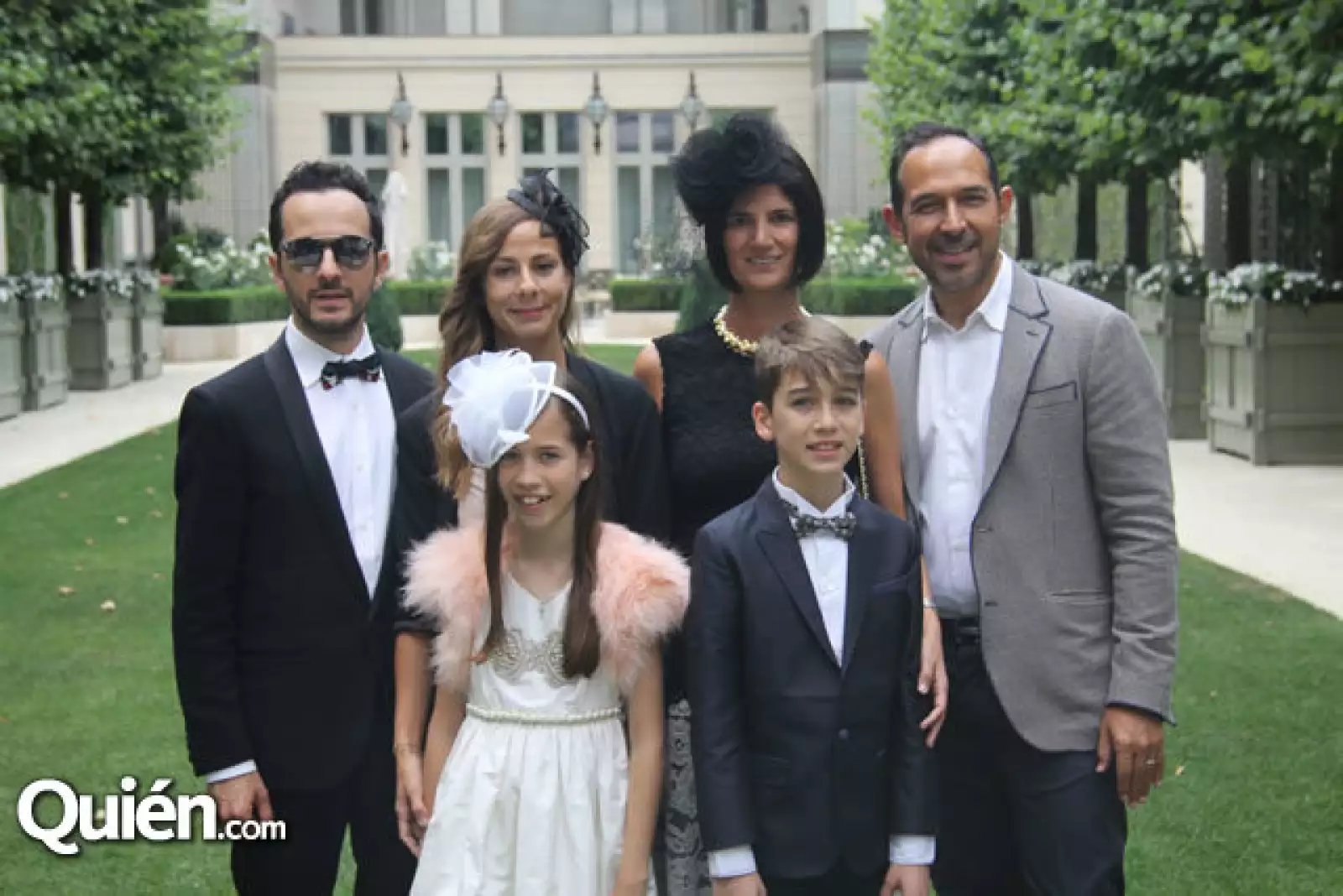 Óscar Madrazo, Audrey Delaunay, Maricarmen Núñez Bascuñana y Alejandro Manjarrez con Anik y Axel Madrazo