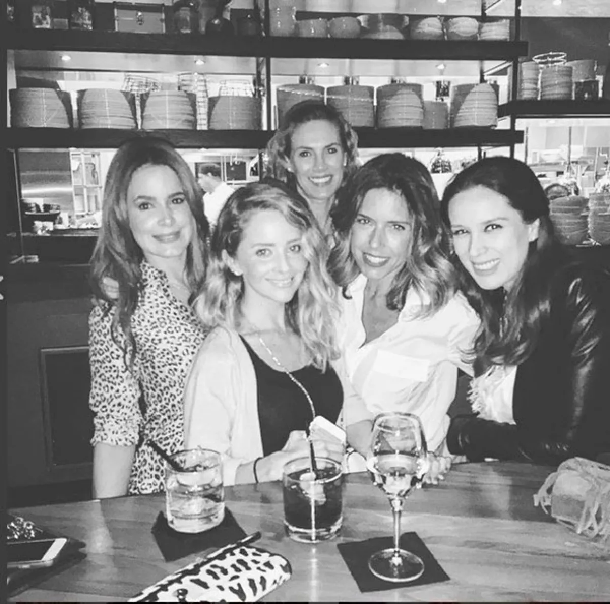 Ambas lucieron guapísimas en su noche de amigas.