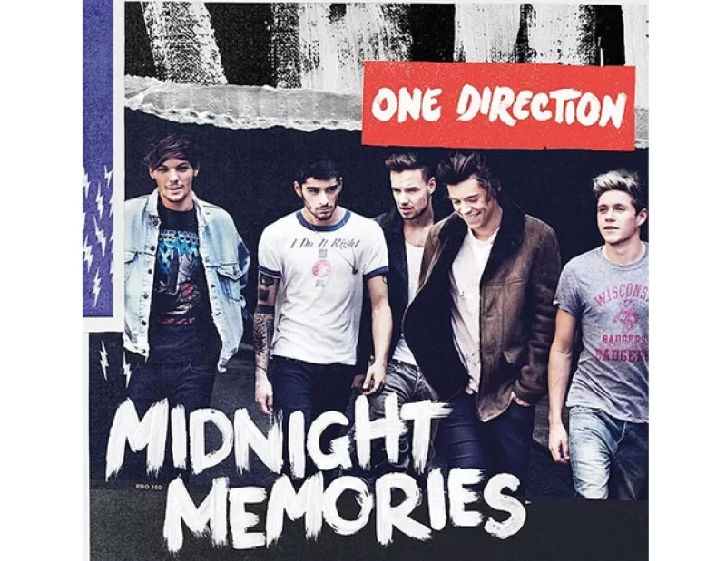 Una semana antes de que se pusiera a la venta, “Midnight memories” llegó accidentalmente a Internet, provocando el enojo de los cantantes ingleses.