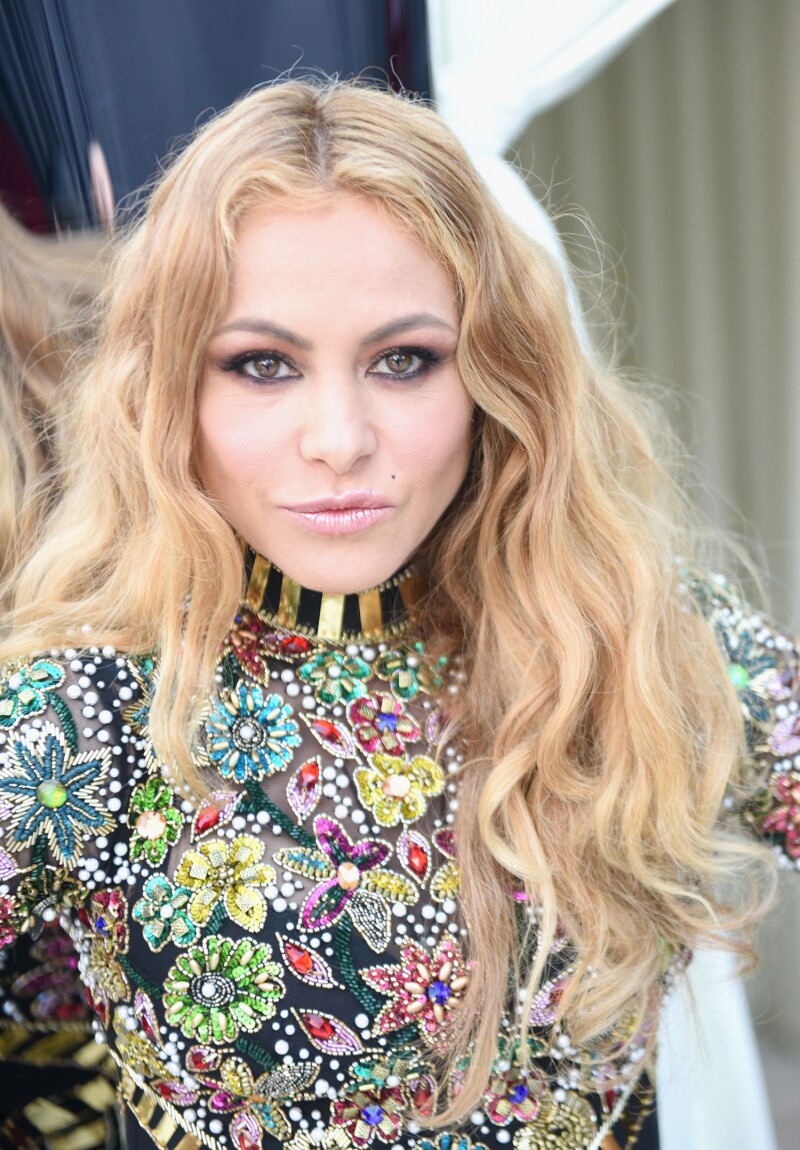 sorprende la muerte de paulina rubio en campaña por los derechos