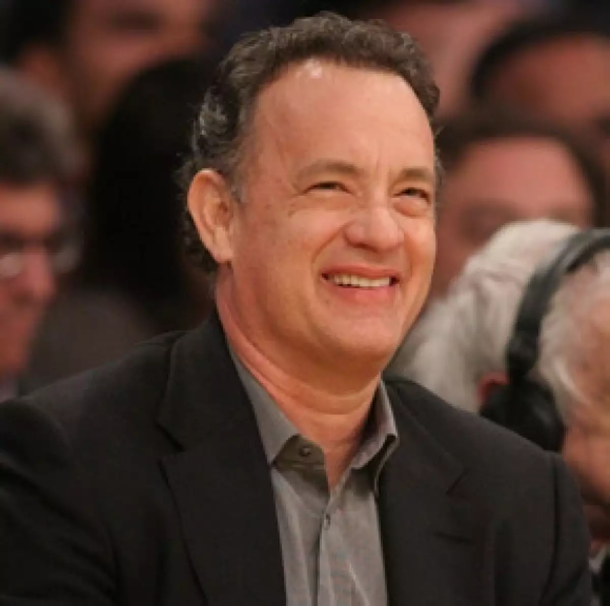 El actor de 54 años de edad, está feliz con la llegada de su primera nieta, quien se llamará Olivia Jane Hanks.