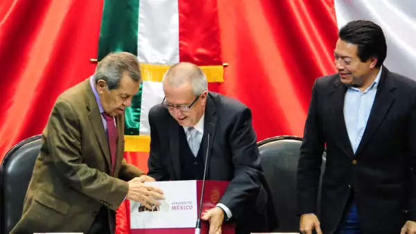 Entrega del paquete económico.