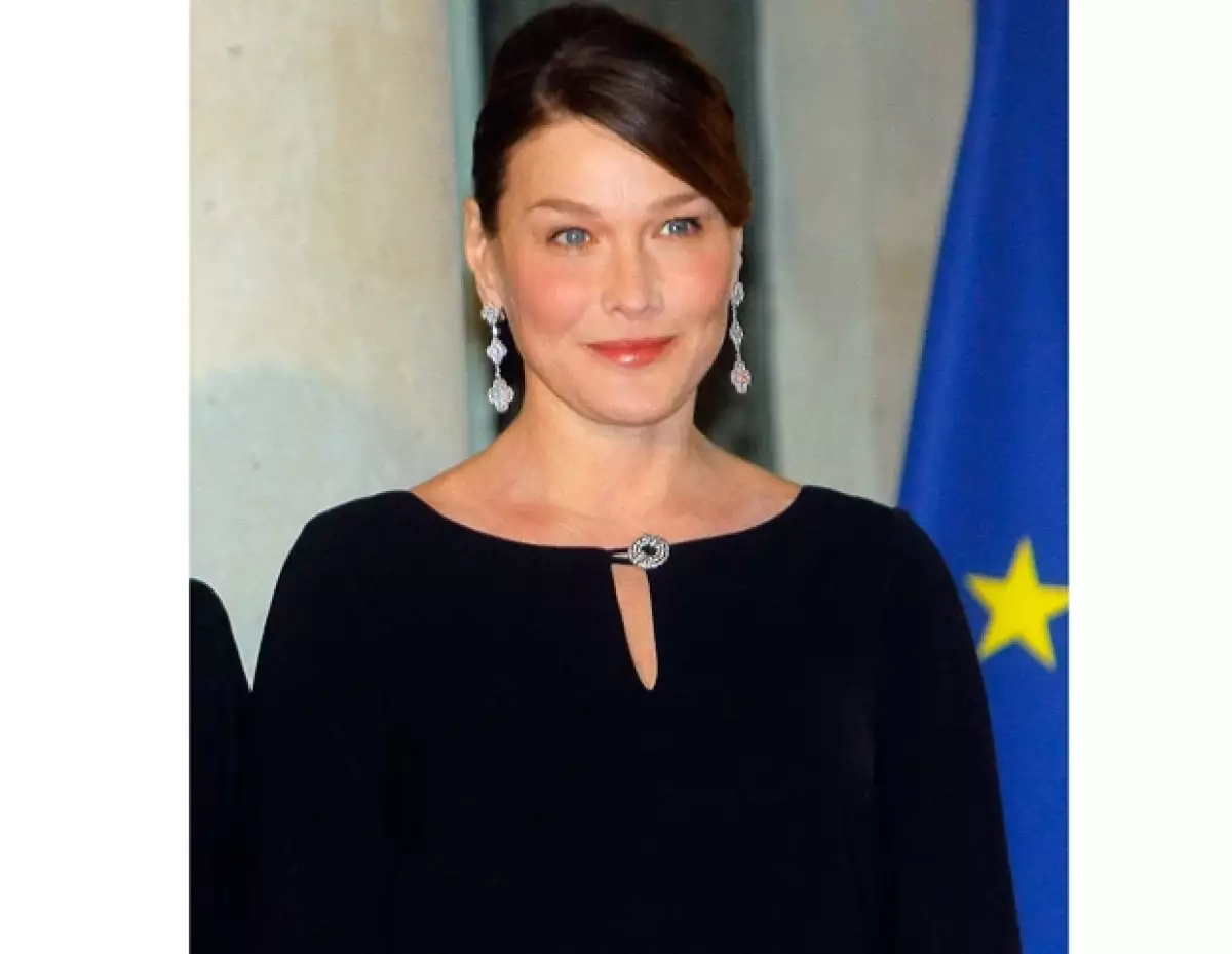 Carla Bruni se dice es la mano derecha de su esposo.