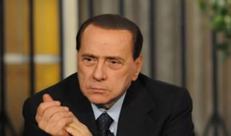 El primer ministro italiano dijo en conferencia de prensa en Bari, al sur de Italia, que con la intromisión en la vida privada de una persona ha tocado fondo.