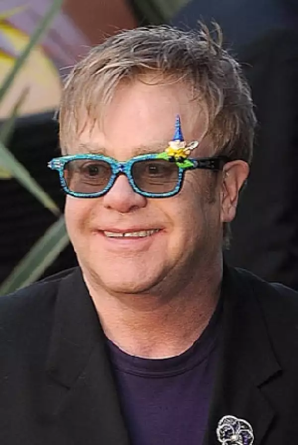 Elton John es el productor ejecutivo de la cinta 'Gnomeo & Juliet'.