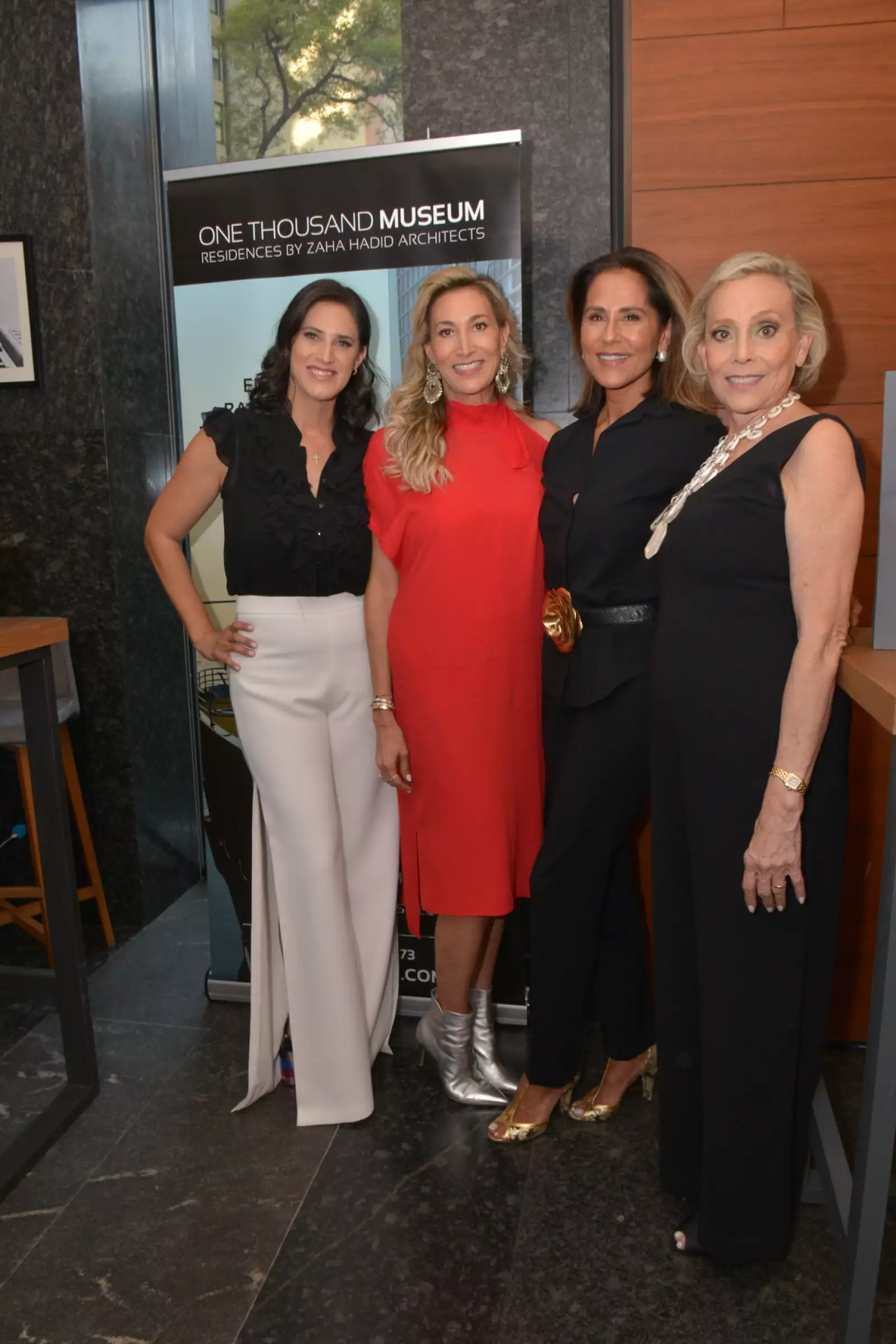 Compañia Saddy Abaunza