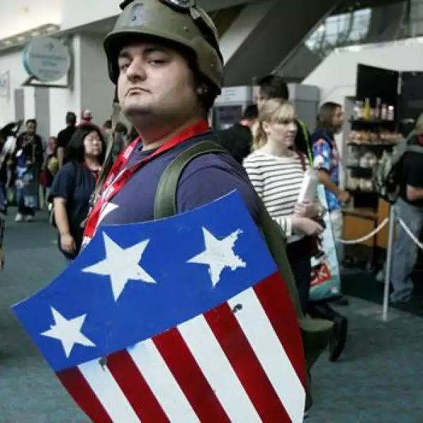 Un disfrazado del Capitán América 