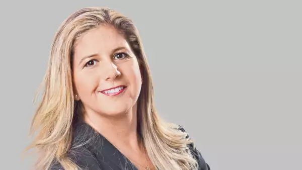 Directora de Responsabilidad Social Corporativa de Cemex y del Centro Cemex-Tec para el Desarrollo de Comunidades Sostenibles.