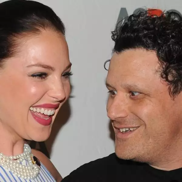Katherine Heigl e Isaac Mizrahi, ¡ni a cual irle! Pero qué ojos los de él.