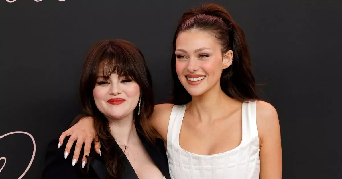 selena-gomez-nicola-peltz.jpg