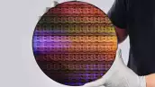 El nuevo chip de IBM es tan pequeño y duplica la potencia de los anteriores: la nueva revolución en la era de la IA