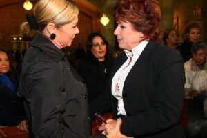 Amigos de Laura, como Lety Calderón llegaron a darle apoyo moral.