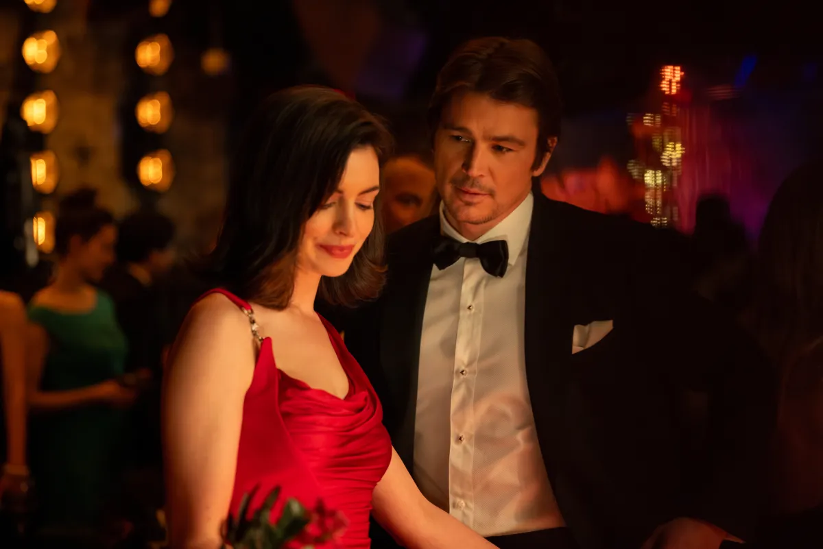 Anne Hathaway y Dakota Johnson juntas en un thriller que no sabíamos que necesitábamos 