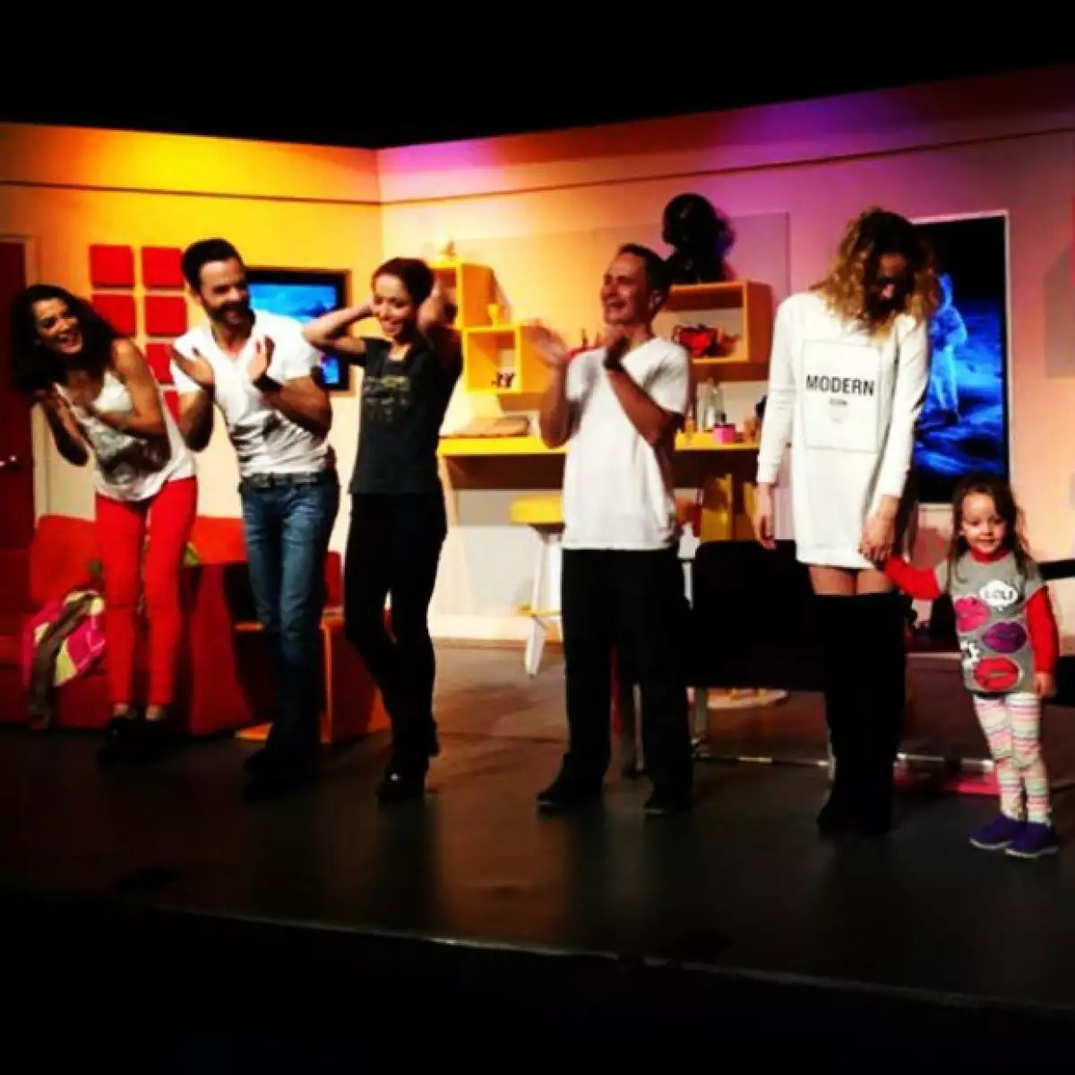 Ana Lucía es el mayor tesoro en la vida de la actriz, por lo que ha estado muy cercana a ella en cada uno de sus proyectos, lo cual ha provocado que la niña ya haya mostrado interés en la actuación.