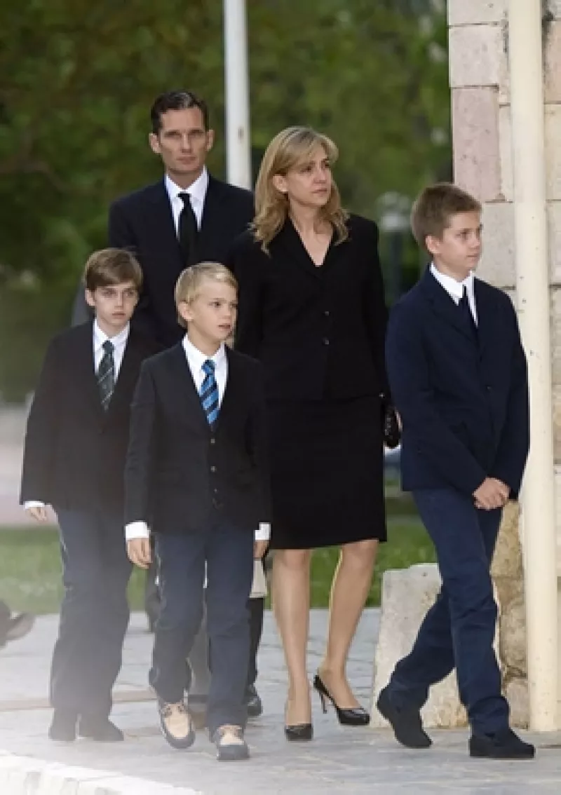 A pesar de los rumores de divorcio, se dice que Iñaki viajará a Mallorca para pasar unos días en familia.