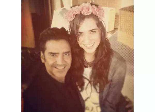 Karla Laveaga, la joven novia de El Potrillo subió esta linda fotografía seguida de un fragmento de la letra de la nueva canción que grabó con Christina Aguilera `Hoy tengo ganas de ti´.