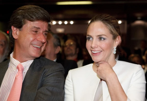 Genoveva y Cayetano juntos y sonrientes hace unos meses.
