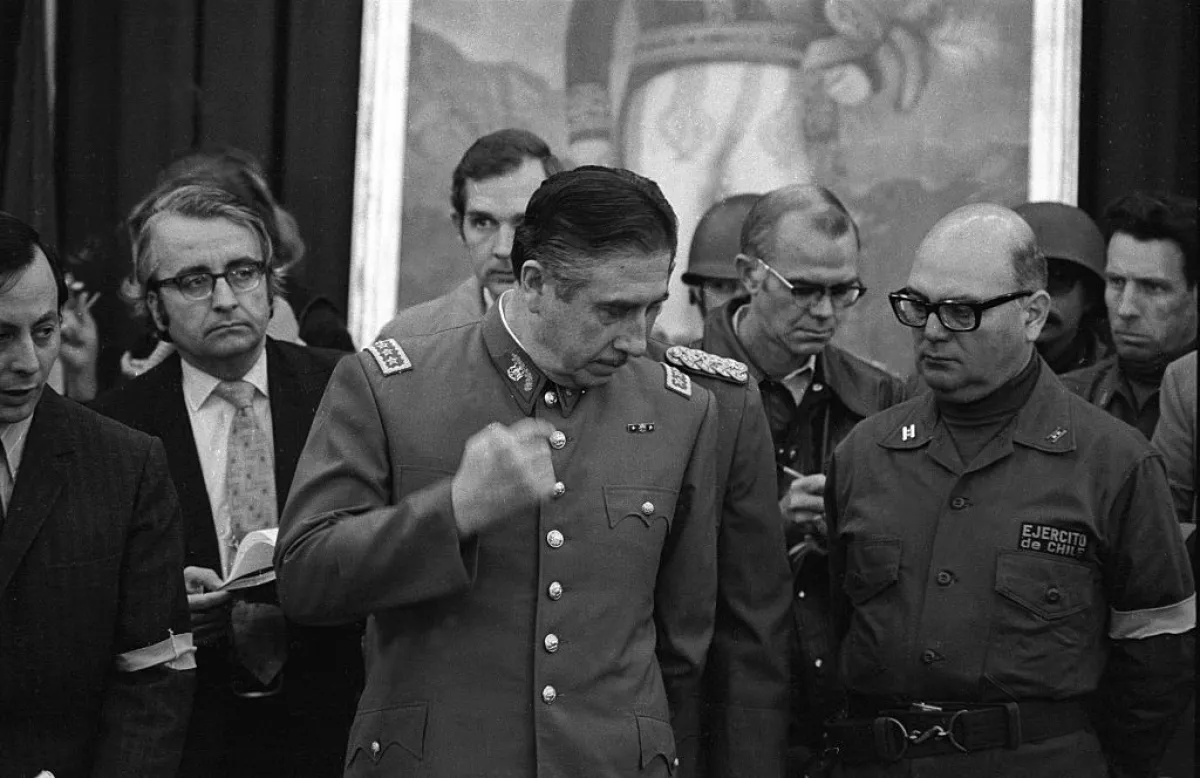 Primera conferencia de prensa del general Augusto Pinochet en la Academia Militar, después del golpe de estado militar en Santiago, el 11 de septiembre de 1973.