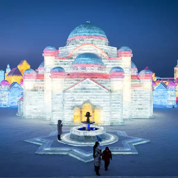 CHINA-LIFESTYLE-SCULPTURE-ICE